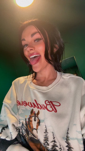 roxiebabyxox 2025 12 21T21 33 11.jpg