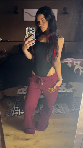 roxiebabyxox 2025 11 09T18 42 36.jpg