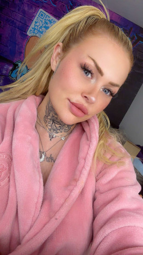 thefemalebossrl 2026 04 15T15 29 55.jpg