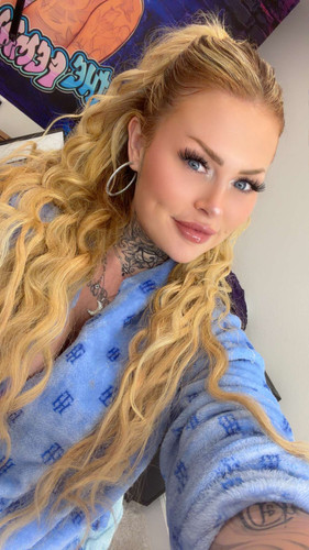 thefemalebossrl 2026 04 14T21 10 29.jpg