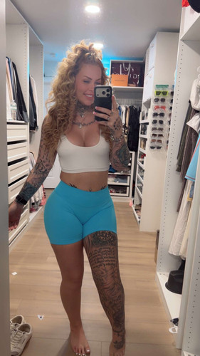 thefemalebossrl 2026 04 13T13 49 35.jpg