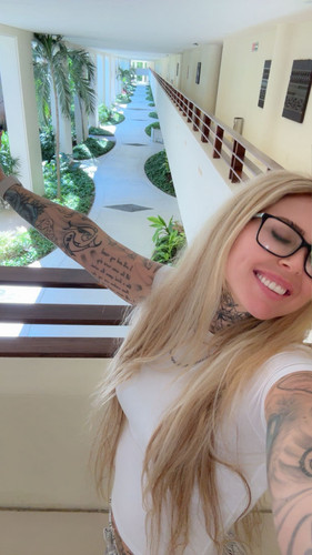 thefemalebossrl 2026 04 21T22 31 49.jpg