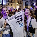 Hundreds of Argentine fans celebrate Argentina's victory at the Qatar 2022 World Cup, Dec. 18, 2022,
