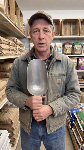 m08 10 hugh feed.jpg
