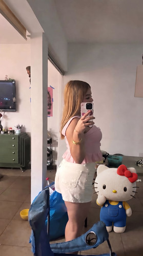 Girl taking mirror selfie 2K 202606302350 (2).jpg