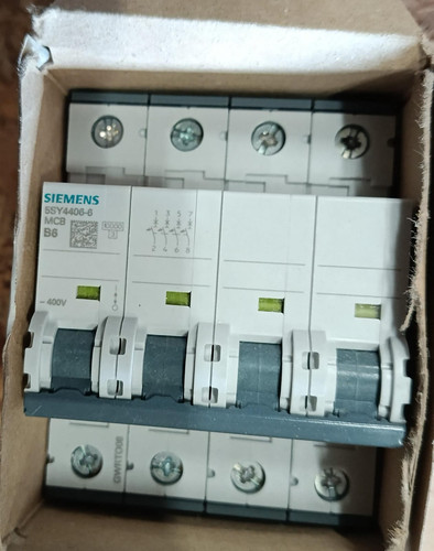 068 3033451 Miniature circuit breaker, 6A, 4P, B.jpg
