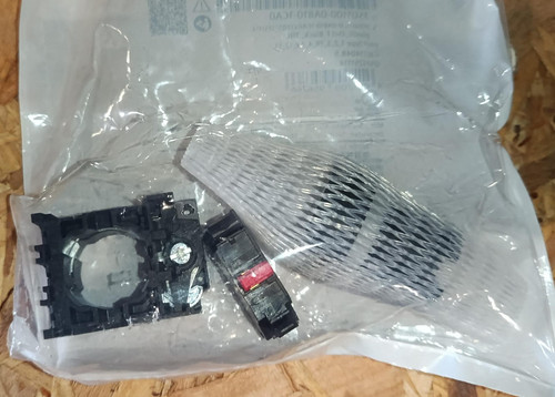 104 65238 Pushbutton 500V 22mm.jpg