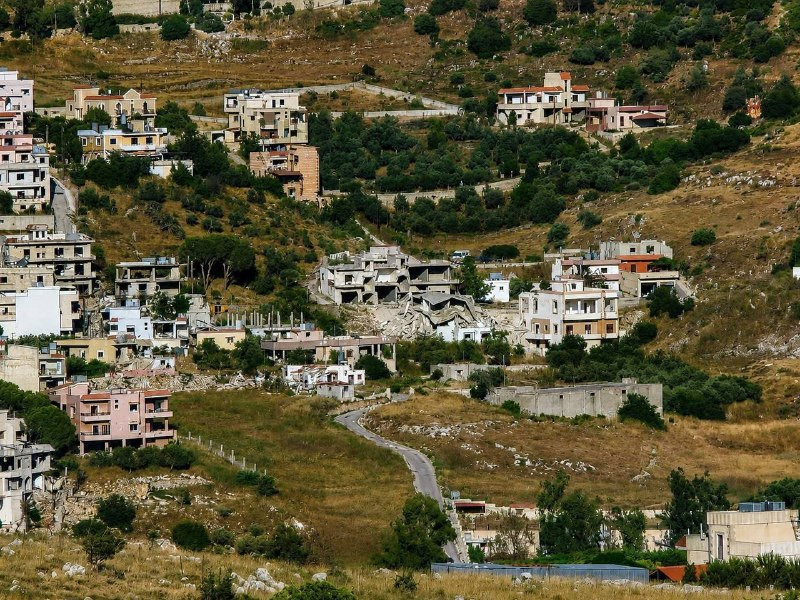 صور توثق دمارًا ناتجًا عن حرق وتفجير منازل نفذها جيش الاحتلال في حي الوادي ووعرة الواوية ببنت جبيل جنوب لبنان...