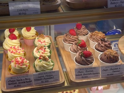 Miss Macarons 2.jpg