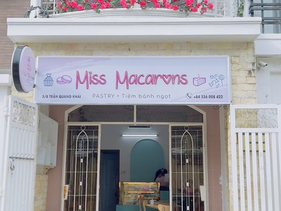Miss Macarons 1.jpg