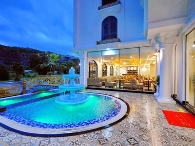 Crown Nguyen Hoang Hotel 5.jpg
