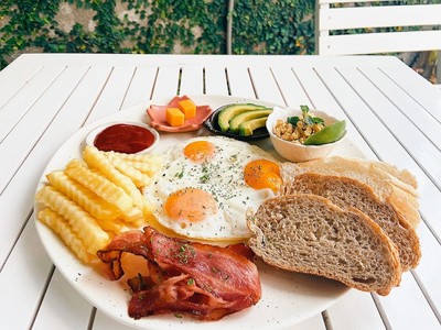 Atlas Café 4.jpg