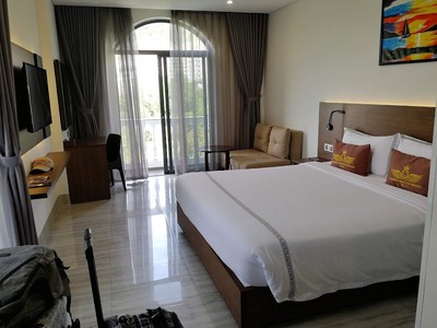Crown Nguyen Hoang Hotel 3.jpg