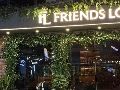 Friends Lounge 4.jpg