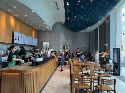 Starbucks Nha Trang Center 1.jpg