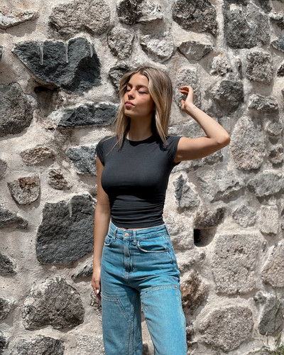 nereaotcamisetanegra (3).jpg