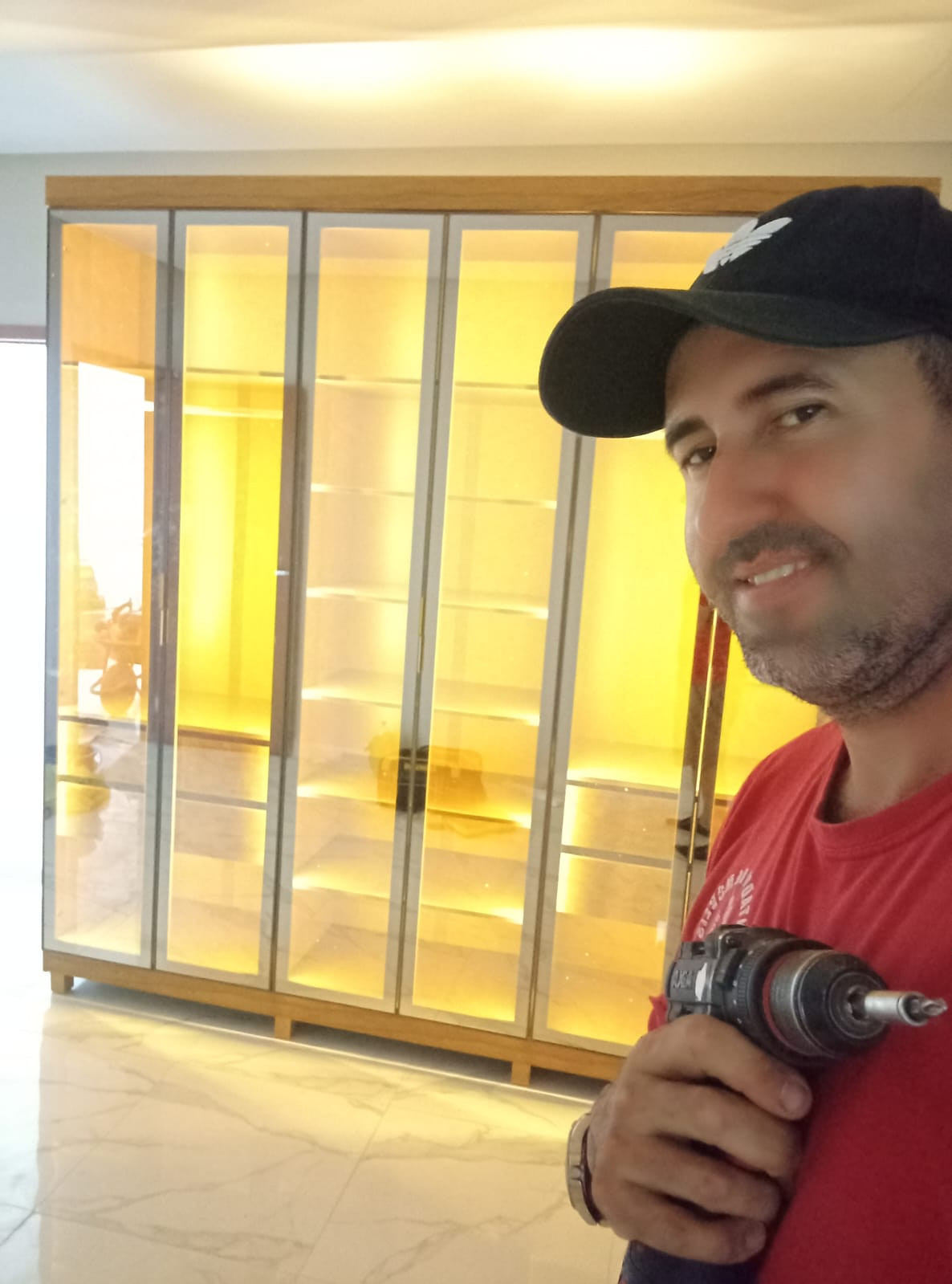 Foto de trabalho de Emerson montador de móveis no Indica Sergipe