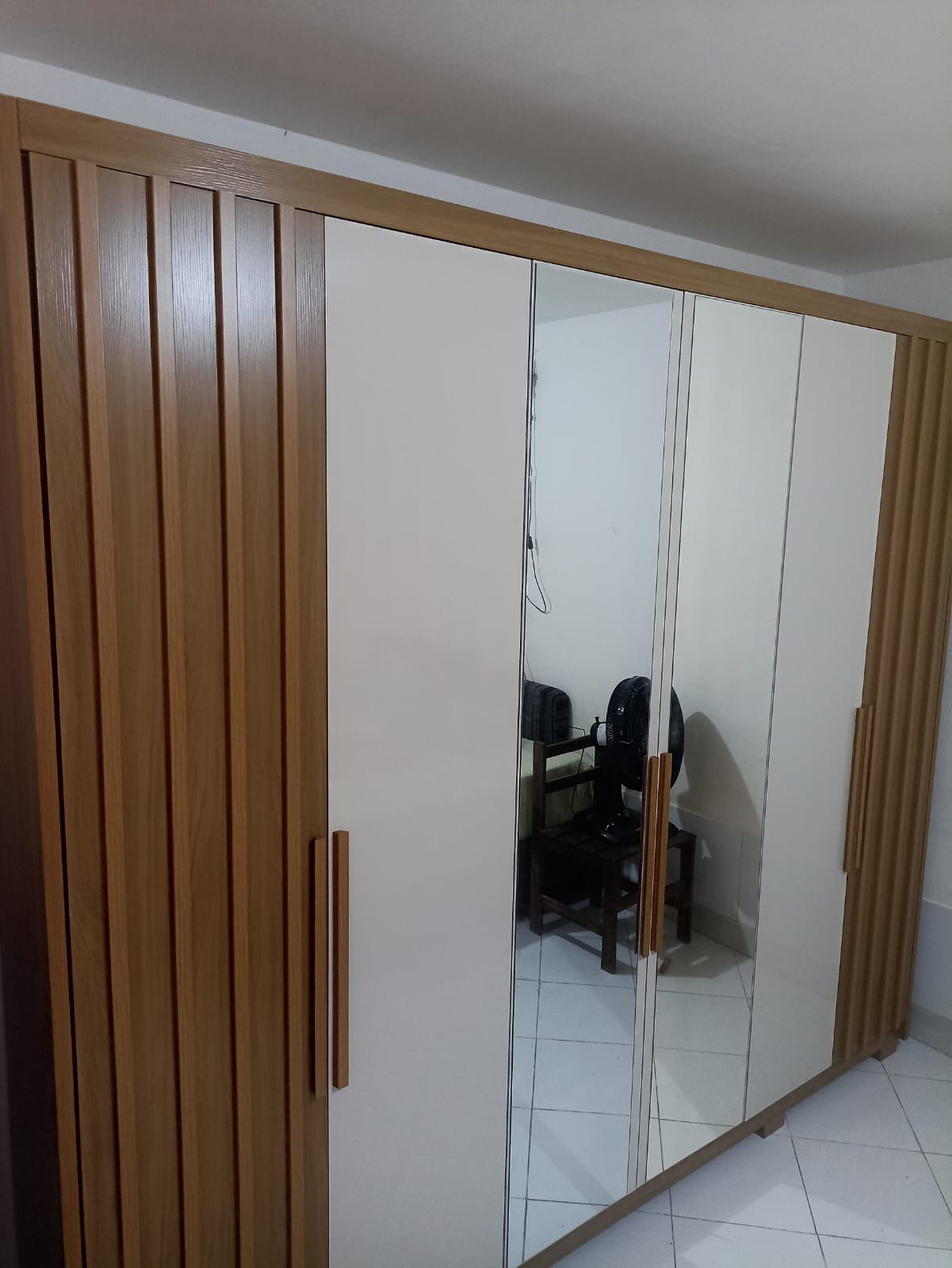 Foto de trabalho de Emerson montador de móveis no Indica Sergipe
