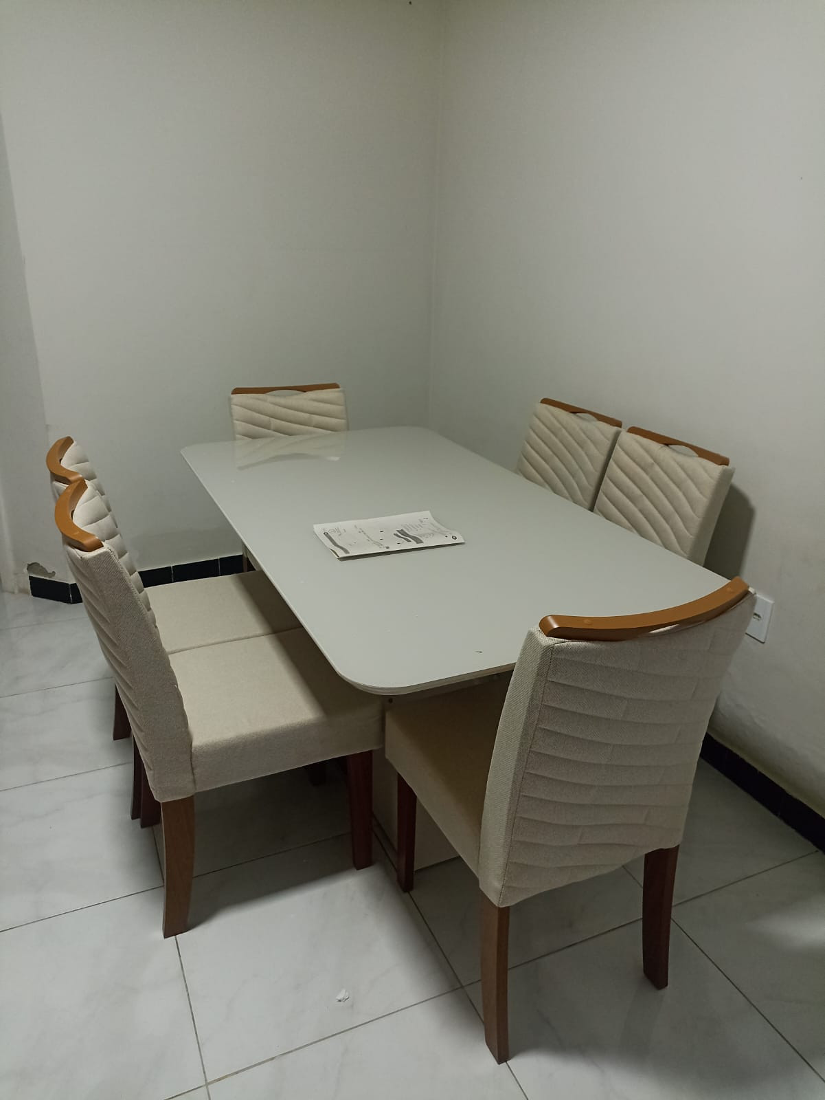 Foto de trabalho de Emerson montador de móveis no Indica Sergipe
