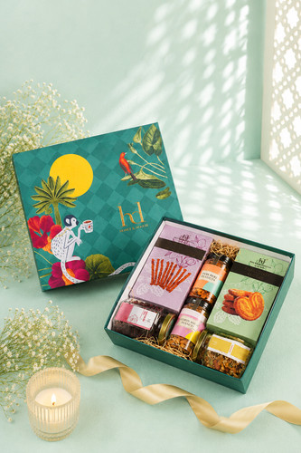 Small Monkey Green Box Hamper.jpg