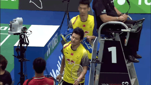 0062BoZOgy1idaok3cxzag30zk0k0x6v.gif