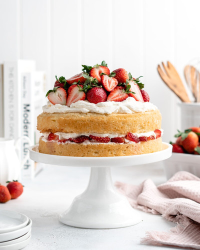 strawberry shortcake layer cake04478.jpg