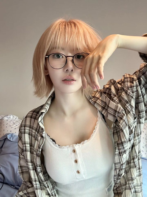 39saku chan 9f4e1606f28549579e47d15ac1595242.jpg