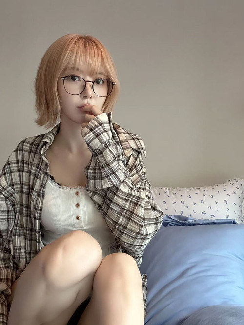 39saku chan 0df3c83be8914f07a1dd6daf534fbb02.jpg