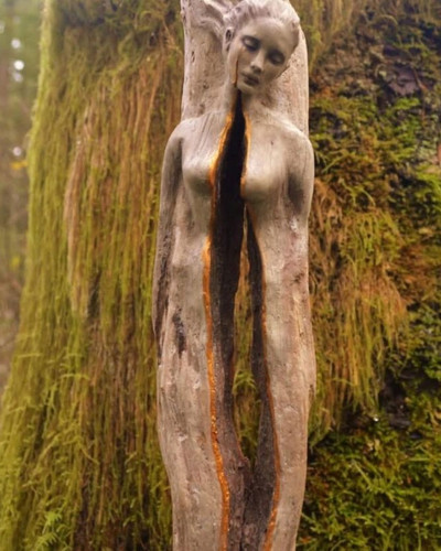 6a34ffadda330 this artist creates driftwood art that looks like nature came to life 28 new pics 700.jpg