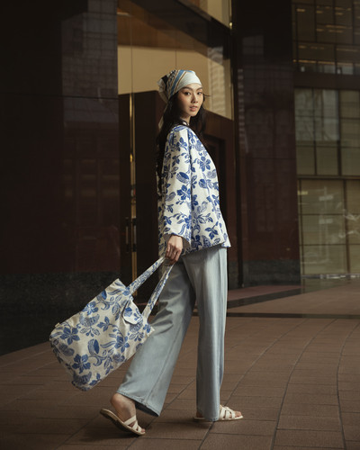 blue tote.jpg