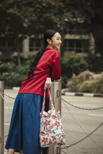 red tote.jpg