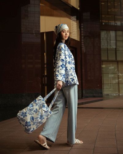 blue tote resize.jpg