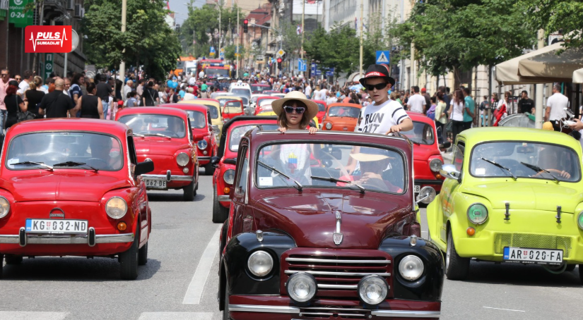 FIĆA PONOVO OSVAJA KRAGUJEVAC: Više od 120 učesnika stiže na 22. Fića fest u Velikom parku