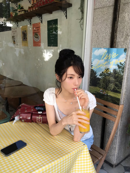 havv y d9ba08a45a8343b590b95b8d308494ca.jpg