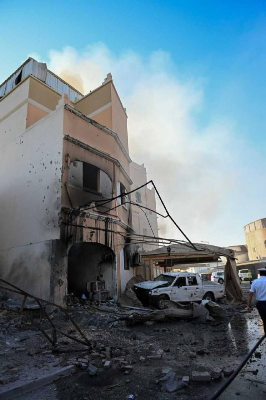 صورة | الداخلية البحرينية: احتراق مركبات وتضرر منازل في المنامة ومدينة حمد إثر سقوط شظايا جراء اعتراض مسيرات إيرانية وإصابة بسيطة لطفلة تبلغ من العمر ...