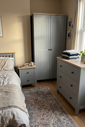 Linra Wardrobe Set with Three Piece Oak Top Layout.png