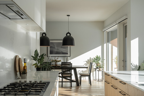eagle residence pemberton kitchen dining black pendant lights.jpg