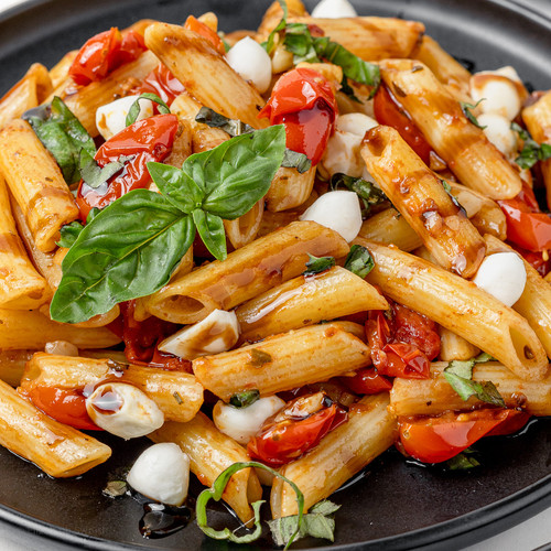 Caprese Penne Pasta 8.jpg