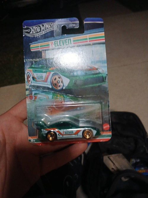8e30e422fae4.jpg