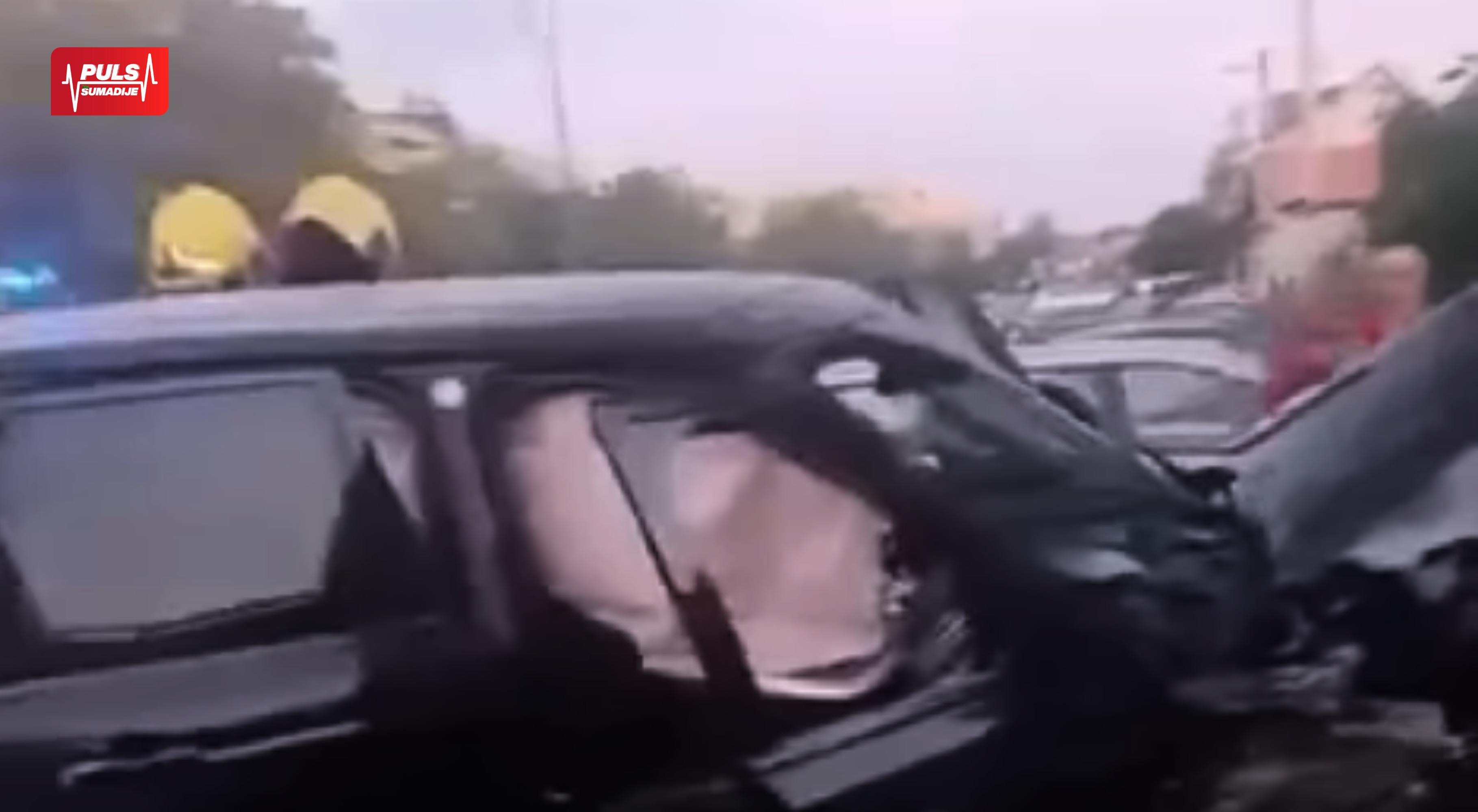 DRAMA NA AERODROMU: Plamen progutao luksuzni Range Rover (FOTO)