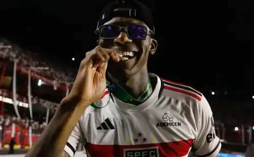 TROCA COM RIVAL? Santos propõe troca ao São Paulo envolvendo Arboleta