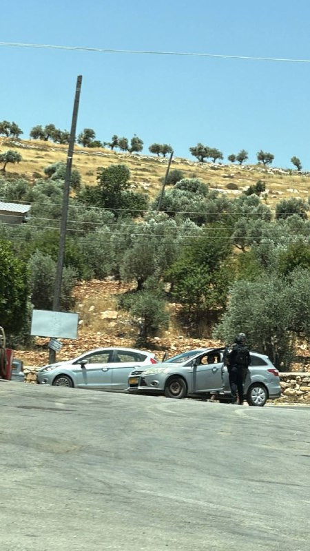 قوات الاحتلال تصادر مركبات خلال اقتحام قرية الطيبة شرق رام الله....