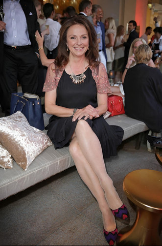 prominenten besuch eclat dor am hotel vier jahreszeiten featuring uschi dammrich von luttitz wo munc.jpg