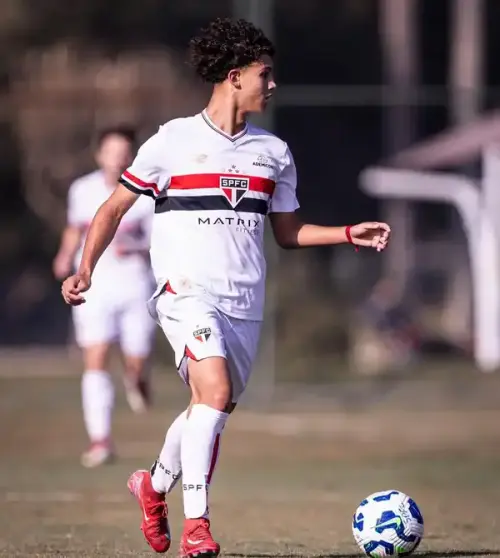 São Paulo promove Gustavo Zabarelli ao sub-20 após destaque e interesse europeu