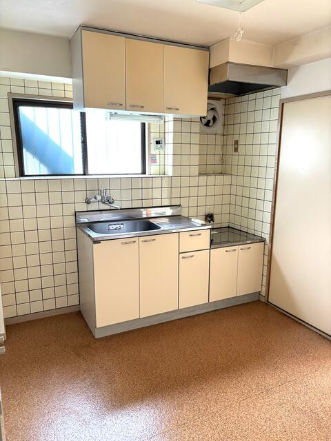 0d3b50970945.jpg