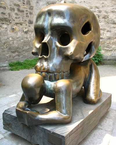 strange sculptures skull.jpg