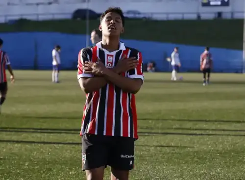 São Paulo estipula prazo para reintegração de Ryan Francisco ao elenco profissional