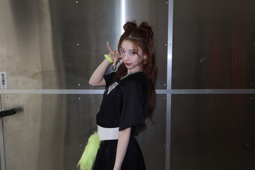 babymonster ygofficial 959db8a035134bab826653765fb2bbd7.jpg