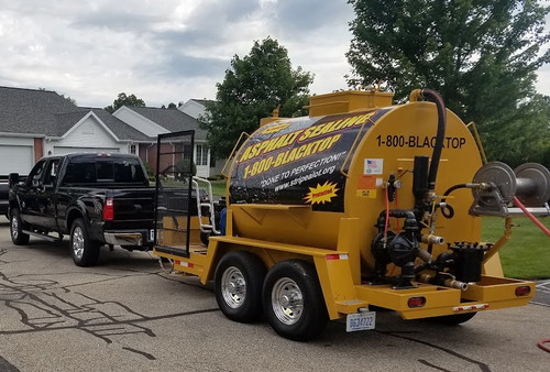 Asphalt Driveway Sealing2.jpg