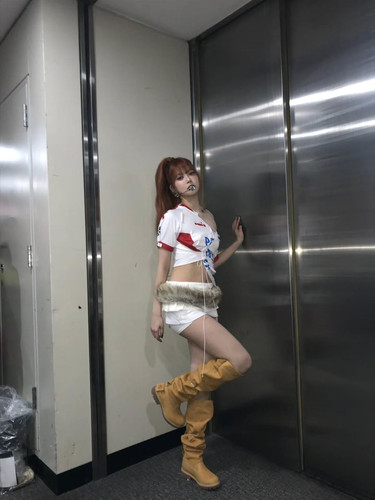 hhh.e c.v 4ed1fbea69b6452cb8206123260ad6cf.jpg